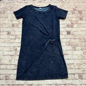 Jane and Delancey small bow tie acid washed dress